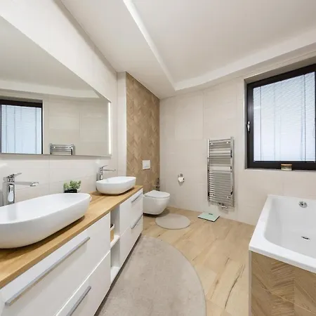 شقة Luxury 2br - Old Town Center