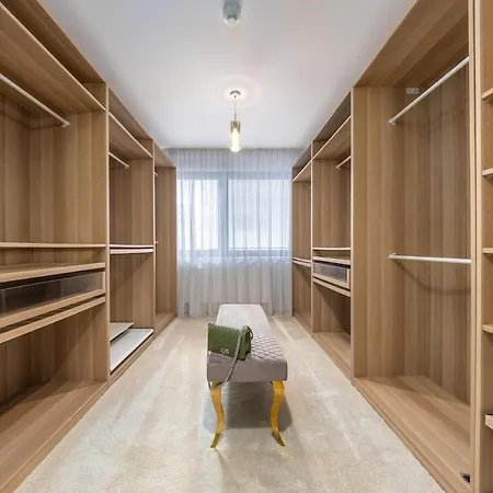 Luxury 2br - Old Town Center 公寓 *