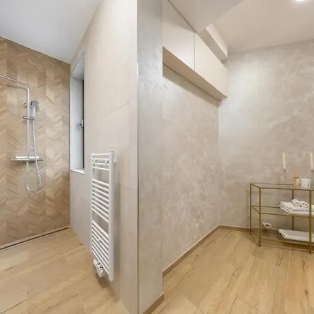 Luxury 2br - Old Town Center *